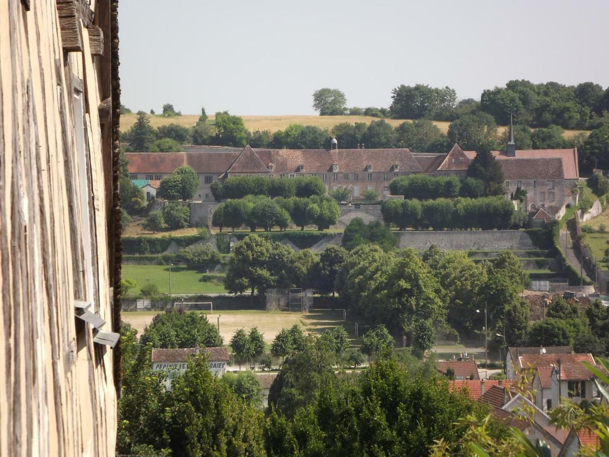 Les Volets Bleus Villa โพรแว็ง ภายนอก รูปภาพ
